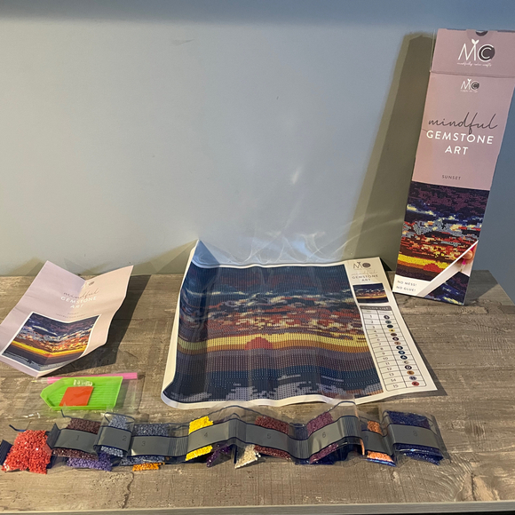 Mindful Gemstone Art Kit Sunset Stress Relieving Kids Adults Mess Free - Picture 5 of 8